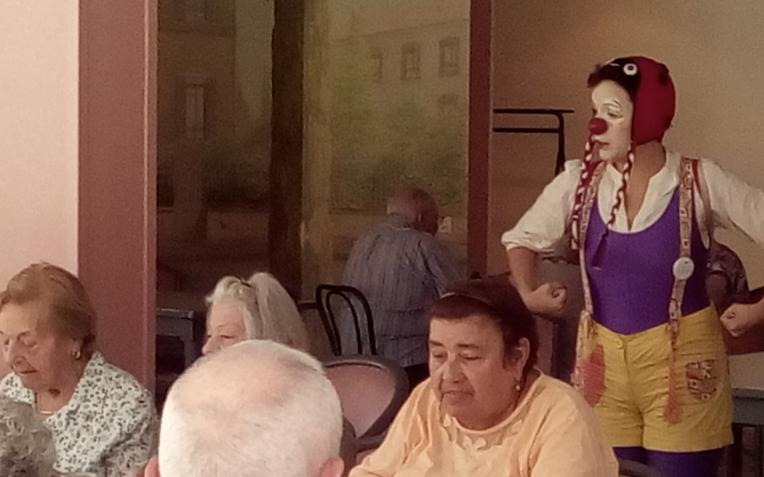 Une nouvelle intervention des clowns lyonnais au Foyer de Chassieu